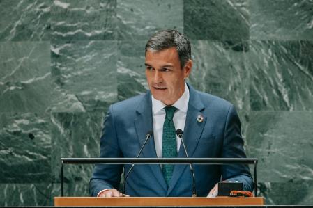 New York (United States), 25/09/2024.- Spanish Prime Minister Pedro Sanchez speaks during the General Debate of the 79th session of the United Nations General Assembly at United Nations Headquarters in New York, New York, USA, 25 September 2024. The annual high-level General Debate gathers world leaders from 24 to 28 September, and 30 September under the theme, 'Leaving no one behind: acting together for the advancement of peace, sustainable development and human dignity for present and future generations'. (Nueva York) EFE/EPA/OLGA FEDOROVA
