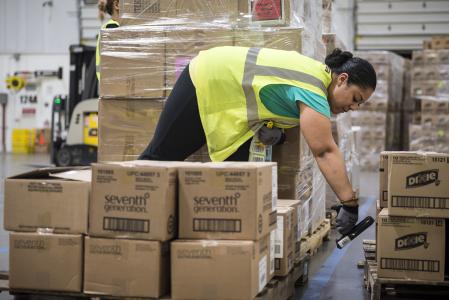 AMAZON ROBOTS TRACY CALIFORNIA