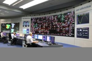 El reto de levantar el sistema eléctrico español desde un apagón total
