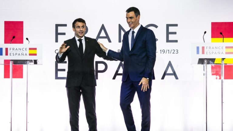 Francia confía en que el tratado de amistad con España entre pronto en vigor