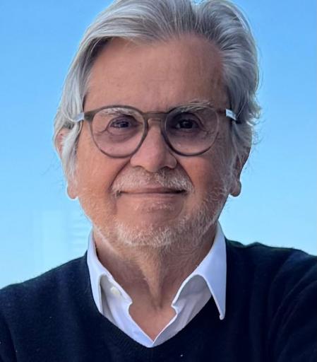 ldefonso García -Serena Publicitario y escritor. Académico de la Real Academia Europea de Doctores. Diplomado en Comunidades Europeas