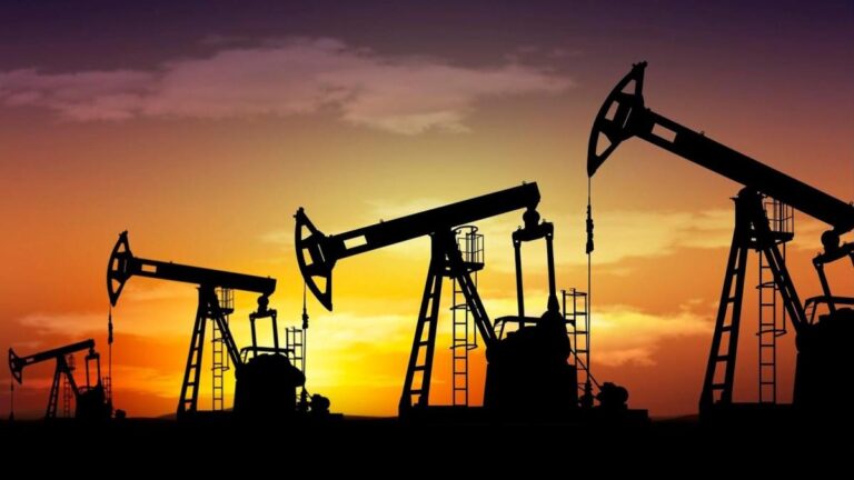 La OPEP+ aumenta la producción de petróleo pese al descenso de los precios