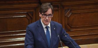 El presidente de la Generalitat, Salvador Illa, durante su comparecencia en el Parlament para dar explicaciones sobre el apagón eléctrico