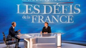 Macron estudia posibles referéndums sobre la eutanasia y el uso infantil de internet