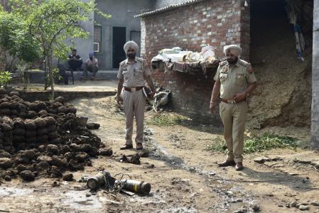 Pakistán ataca bases aéreas indias con misiles y drones, en una nueva escalada del conflicto