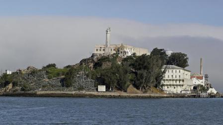 Trump dice que reabrirá la prisión de Alcatraz para encerrar a “delincuentes despiadados”