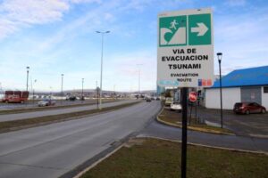 Un terremoto de 7,5 grados sacude el sur de Chile y Argentina y provoca evacuaciones por riesgo de tsunami