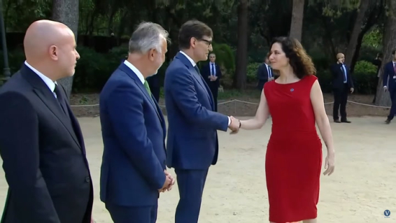 Ayuso abandona momentáneamente la conferencia de presidentes por el uso del catalán y el euskera