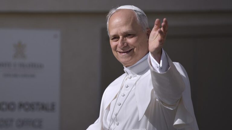 El Papa vuelve a veranear