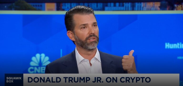 Familia Trump entró en bitcoin por ser desbancarizada