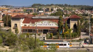Freixenet y los sindicatos pactan reducir los despidos a 154 personas con 50 días de indemnización