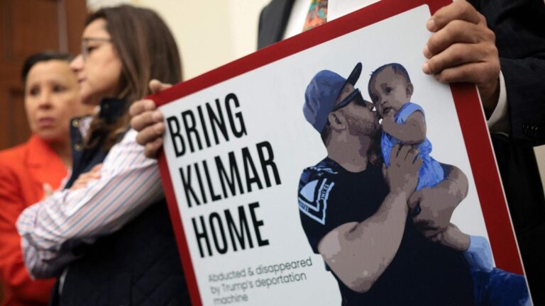 Kilmar Abrego, el salvadoreño deportado por error, regresa a EE.UU. para enfrentar cargos penales