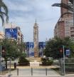 La plaza de Luceros, vallada y con los caballos de la fuente 'encajonados' para protegerlos de la vibración causada por las mascletás, ayer, 16 de junio de 2025.