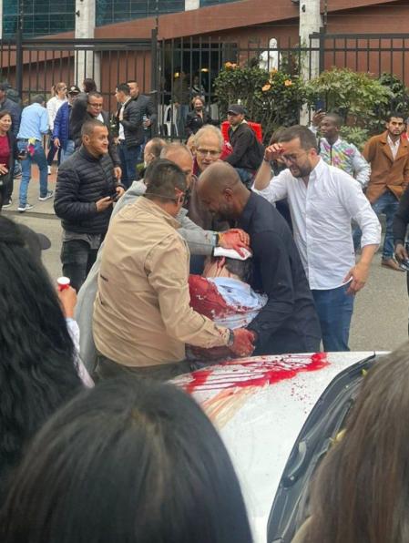 Un candidato a la presidencia de Colombia en estado crítico por un disparo en la cabeza