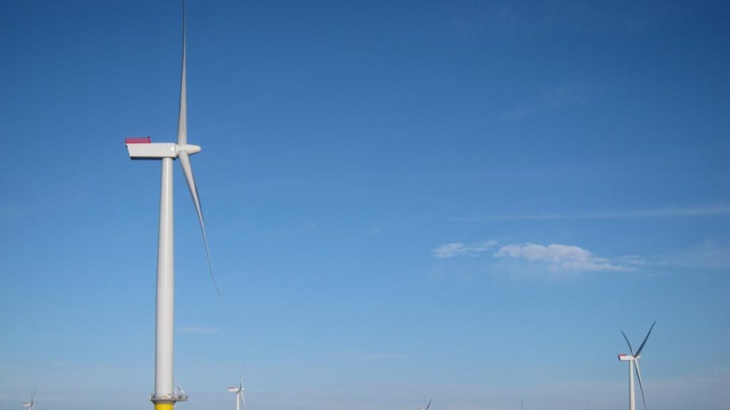 BBVA, Santander, CaixaBank, Abanca, Kutxabank e ICO participan en megafinanciación de East Anglia 3 de Iberdrola