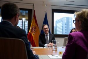 Bruselas abre un procedimiento de infracción a España por obstaculizar la opa del BBVA