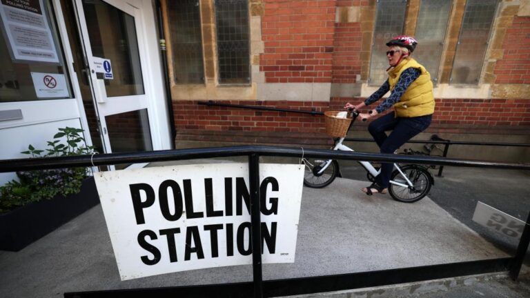 El Gobierno británico propone bajar la edad mínima de voto a los 16 años