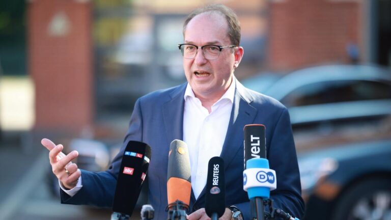 El ministro del Interior alemán quiere negociar un acuerdo de deportación con el régimen talibán