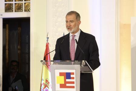 El Rey recuerda cuando Kennedy hizo una declaración de “interdependencia”