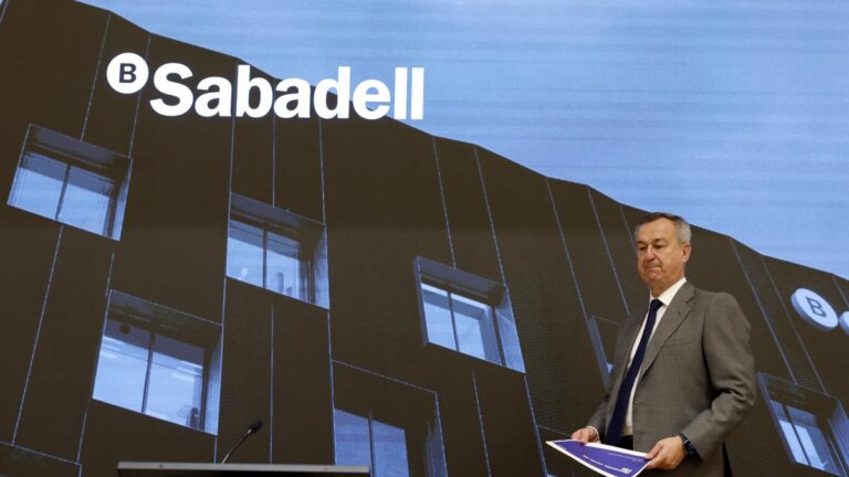 El Sabadell cree que la venta de TSB encarece y dificulta la opa del BBVA