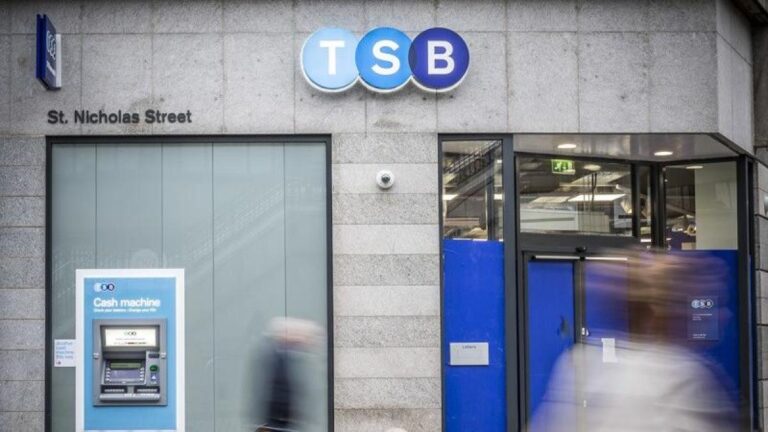 El Sabadell se dispara en bolsa tras anunciar la venta del TSB y un mayor dividendo