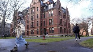 Harvard sucumbe a las amenazas de Trump y cerrará sus oficinas de diversidad