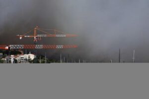 Incendio en Marsella: más de 100 heridos, 15.000 confinados y 400 evacuados