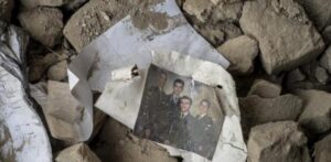 Irán sigue enterrando a civiles