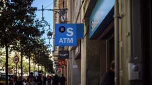 La cotización al alza del Sabadell agranda la brecha en la opa del BBVA