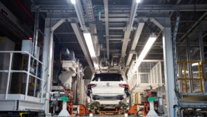 La producción española de coches caerá un 5% este año por la menor demanda