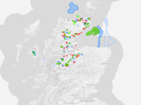 Mapa de la distribución de los parques y turbinas eólicas en Escocia.