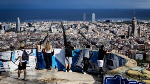Un menor tirón turístico descuelga a Barcelona del crecimiento de Catalunya