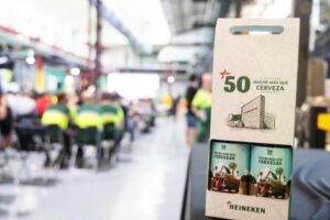 Una cerveza hecha por empleados para celebrar 50 años de fábrica “arraigada en Valencia”