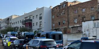 El bloque que amenazaba ruína que generaba gran conflictividad en el barrio de la Morera de Badalona .