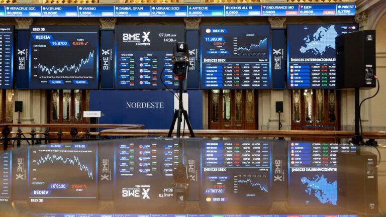 El Ibex llega a los 15.000 puntos por primera vez desde el 2008