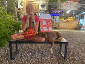 Familiares de la española desaparecida en Indonesia sospechan del personal del hotel donde se alojó