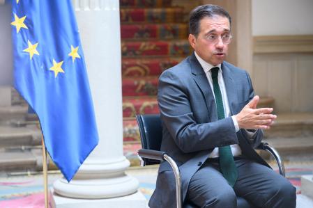José Manuel Albares, ministro de Exteriores en el curso de una videoconferencia con La Vanguardia el dia 29 de agosto de 2025 en el que abordó la reunión de la cumbre informal de Copenhaguen de ministros de exteriores y defensa