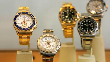La arremetida arancelaria de Trump contra Suiza golpea a los distribuidores de Rolex y a las empresas farmacéuticas