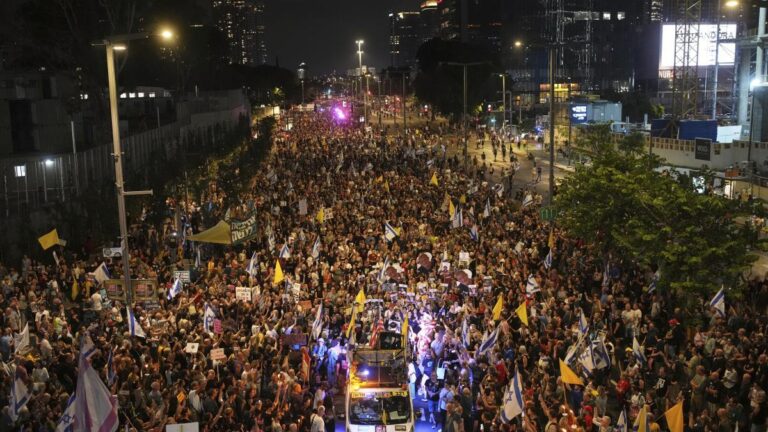 Miles protestan en Tel Aviv contra el plan de Netanyahu de intensificar la guerra en Gaza