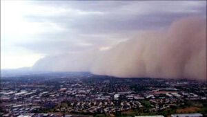 Una gigantesca tormenta de polvo cubre Phoenix (EE.UU.)