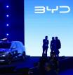A worker cleans a BYD Co. Seal 6 DM-i touring SUV at the IAA Mobility 2025 expo in Munich, Germany, on Monday, Sept. 8, 2025. The Munich car show is taking place as trade tensions lingerwith Beijing following the European Union#{emoji}146;s decision last year to impose tariffs on EVs imported from China. Photographer: Krisztian Bocsi/Bloomberg