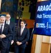 Vicepresidente de Samca, Guillermo Luengo (izquierda), junto con el presidente de Aragón, Jorge Antonio Azcón. Detrá, Javier del Pico, responsable de energía de Samca