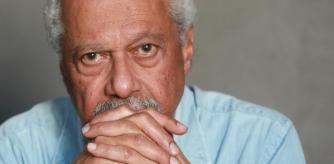 Abdulrazak Gurnah, premio Nobel de literatura 2021, es un novelista tanzano que escribe en lengua inglesa y reside en el Reino Unido desde su adolescencia.