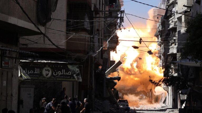 Huir o quedarse en ciudad de Gaza