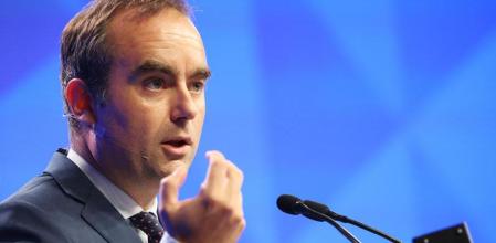 Macron nombra al ministro de Defensa, Sébastien Lecornu, nuevo jefe del Gobierno