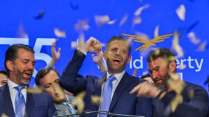 Trump gana con su cripto 5.000 millones, más que su patrimonio