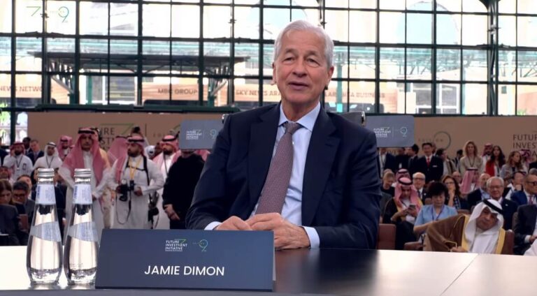 CEO de JPMorgan admite que se equivocó sobre bitcoin y las criptomonedas