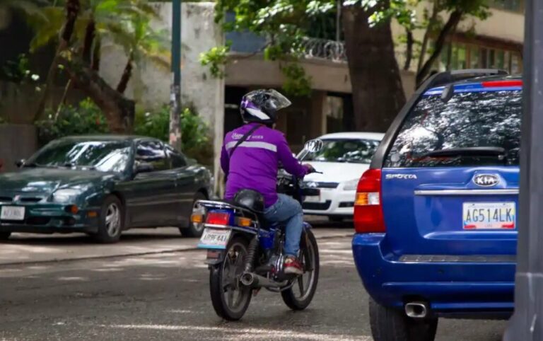¿Cómo es la experiencia de tomar un mototaxi y pagar con USDT en Venezuela