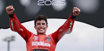 MOTEGI (Japan), 28/09/2025.- MotoGP Ducati Lenovo Team rider Marc Marquez of Spain celebrates his World Champion 2025 title after the race during the Motorcycling Grand Prix of Japan in Motegi, Tochigi Prefecture, northeastern Japan, 28 September 2025. (Motociclismo, Japón, España) EFE/EPA/FRANCK ROBICHON