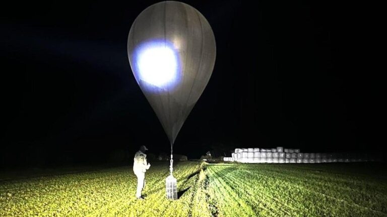 El contrabando de tabaco por globos obliga a cerrar a Lituania su frontera con Bielorrusia
